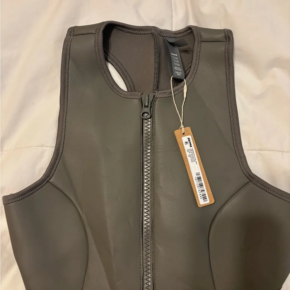 SKIMS Gray Zip-Up Sleeveless scuba swim Top